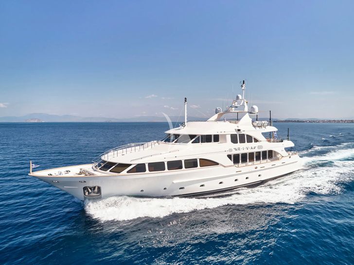 RIVA I Benetti Classic 120 - cruising RIVA I Benetti Classic 120 - cruising