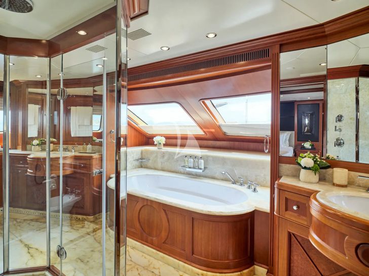 RIVA I Benetti Classic 120 - master cabin bathroom RIVA I Benetti Classic 120 - master cabin bathroom