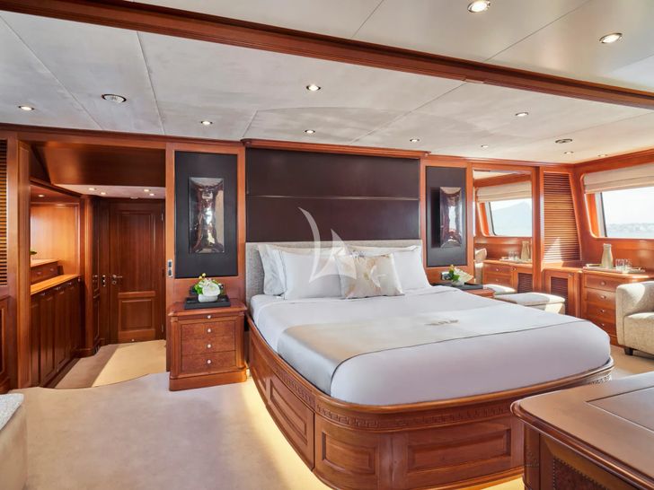 RIVA I Benetti Classic 120 - master cabin RIVA I Benetti Classic 120 - master cabin
