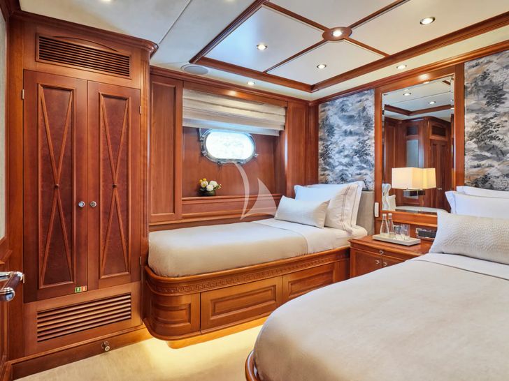RIVA I Benetti Classic 120 - twin cabin 1 RIVA I Benetti Classic 120 - twin cabin 1