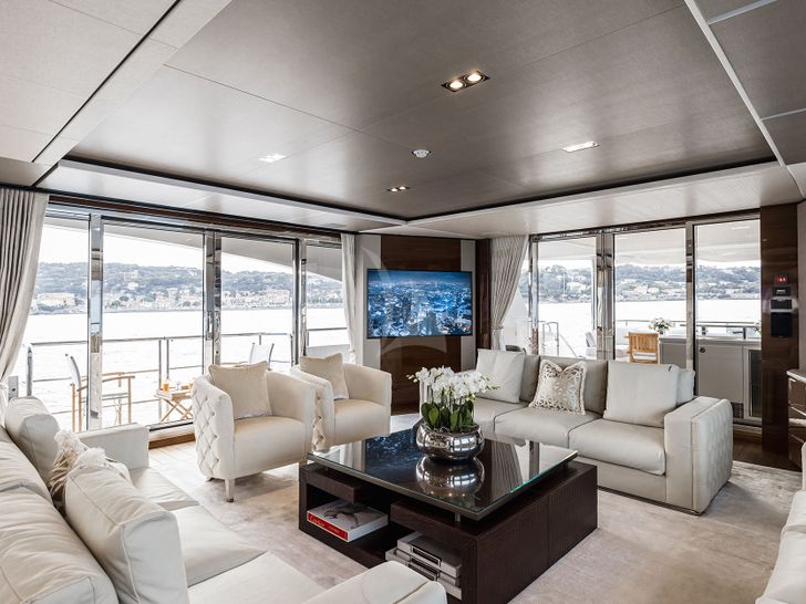 RIVIERA LIVING - Princess 35M,saloon plush seating RIVIERA LIVING - Princess 35M,saloon plush seating