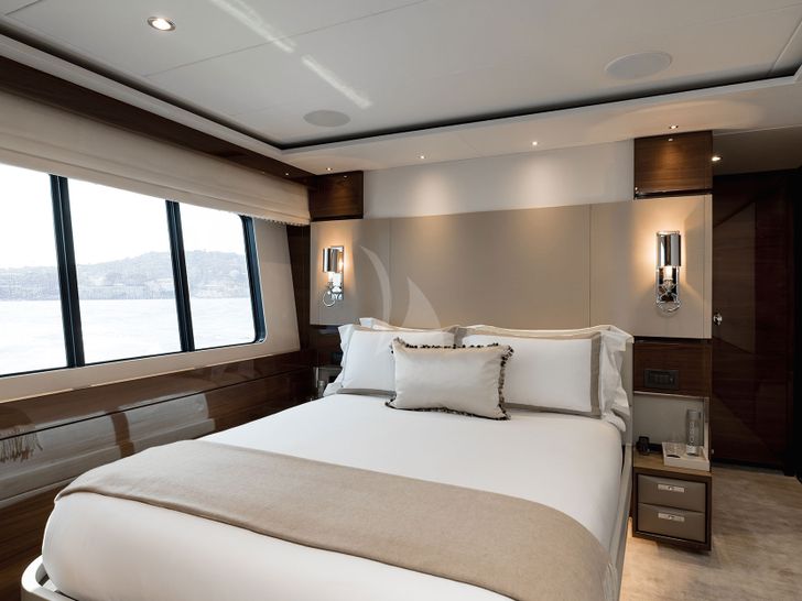 RIVIERA LIVING - Princess 35M,VIP cabin 3 RIVIERA LIVING - Princess 35M,VIP cabin 3