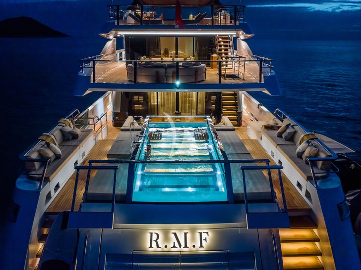 RMF Sanlorenzo 52 Steel - aft at night RMF Sanlorenzo 52 Steel - aft at night