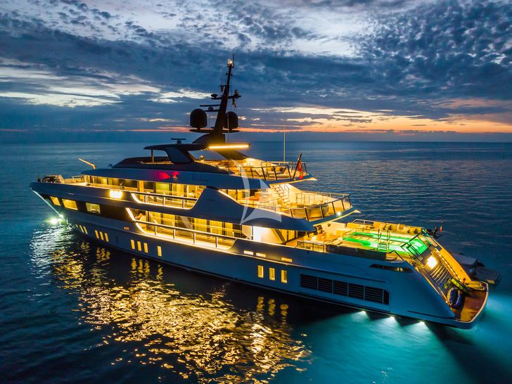 RMF Sanlorenzo 52 Steel - anchored at night RMF Sanlorenzo 52 Steel - anchored at night