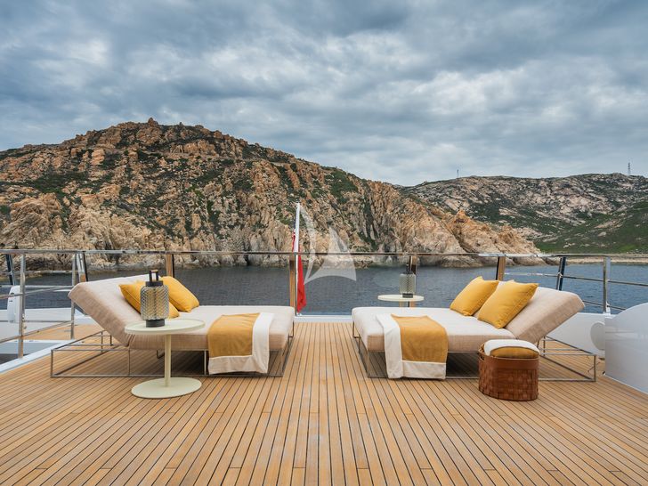 RMF Sanlorenzo 52 Steel - sun deck sun beds RMF Sanlorenzo 52 Steel - sun deck sun beds