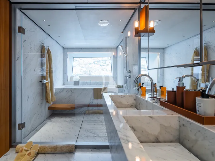 RMF Sanlorenzo 52 Steel - master cabin bathroom RMF Sanlorenzo 52 Steel - master cabin bathroom