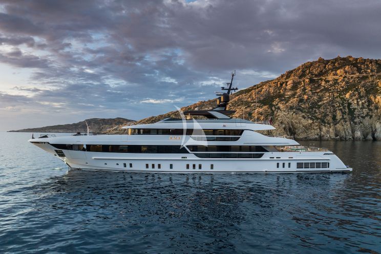 Charter Yacht RMF - Sanlorenzo 52Steel - 5 Cabins - Cannes - St. Tropez - Nice - Antibes - French Riviera - Monaco