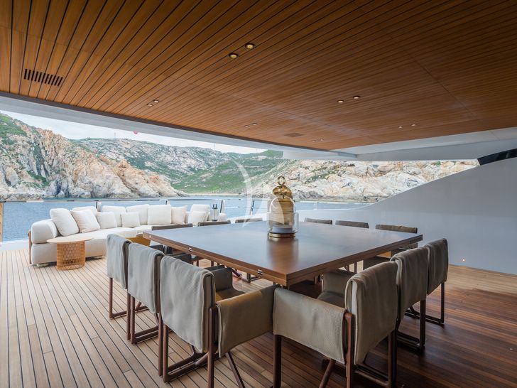 RMF Sanlorenzo 52 Steel - sky deck alfresco dining area RMF Sanlorenzo 52 Steel - sky deck alfresco dining area