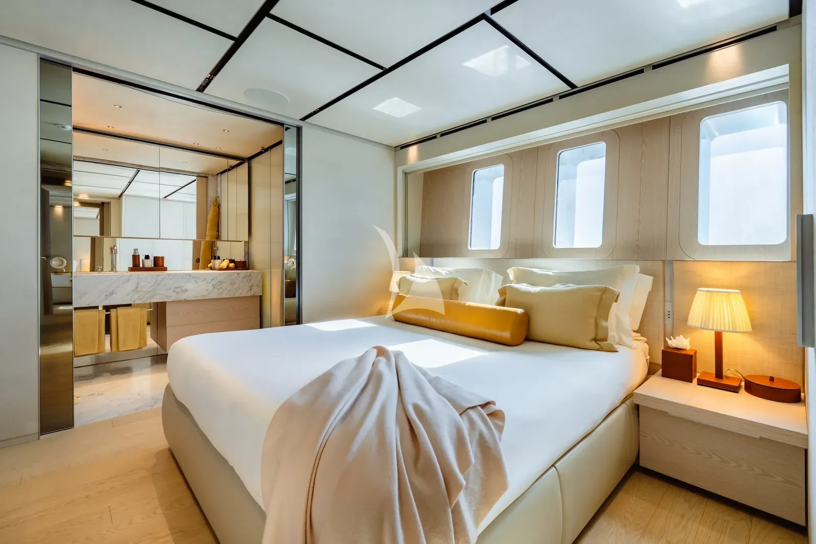 Charter Yacht RMF - Sanlorenzo 52Steel - 5 Cabins - Cannes - St. Tropez - Nice - Antibes - French Riviera - Monaco