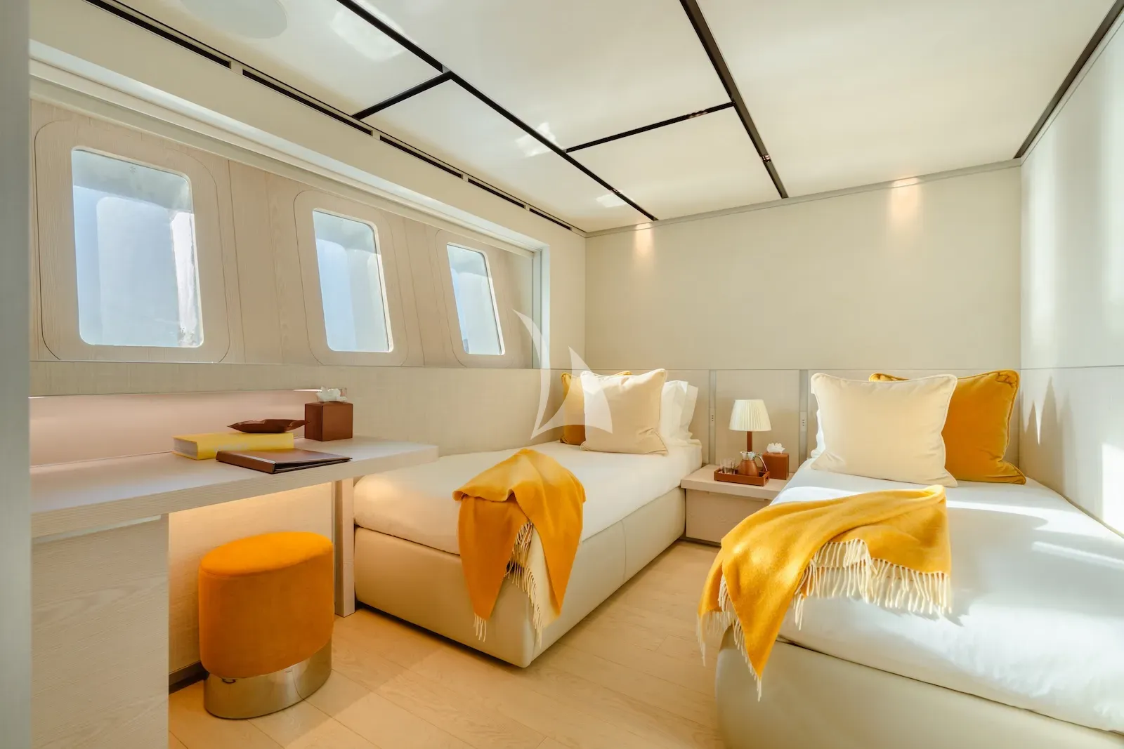 Charter Yacht RMF - Sanlorenzo 52Steel - 5 Cabins - Cannes - St. Tropez - Nice - Antibes - French Riviera - Monaco