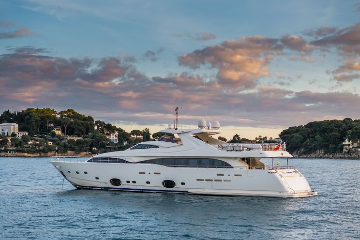 Charter Yacht ROBUSTO - Ferretti Custom Line 112 Next - 5 Cabins - Monaco - Cannes - St Tropez - Nice - Antibes - the French Riviera