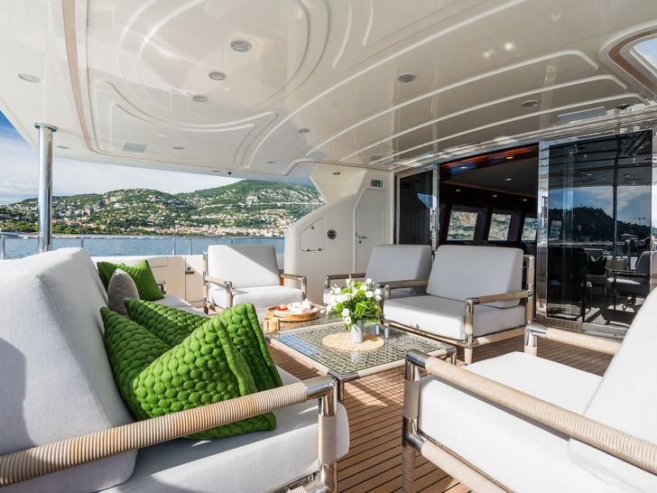 ROBUSTO Ferretti Custom Line 112 Next - main aft deck lounge ROBUSTO Ferretti Custom Line 112 Next - main aft deck lounge