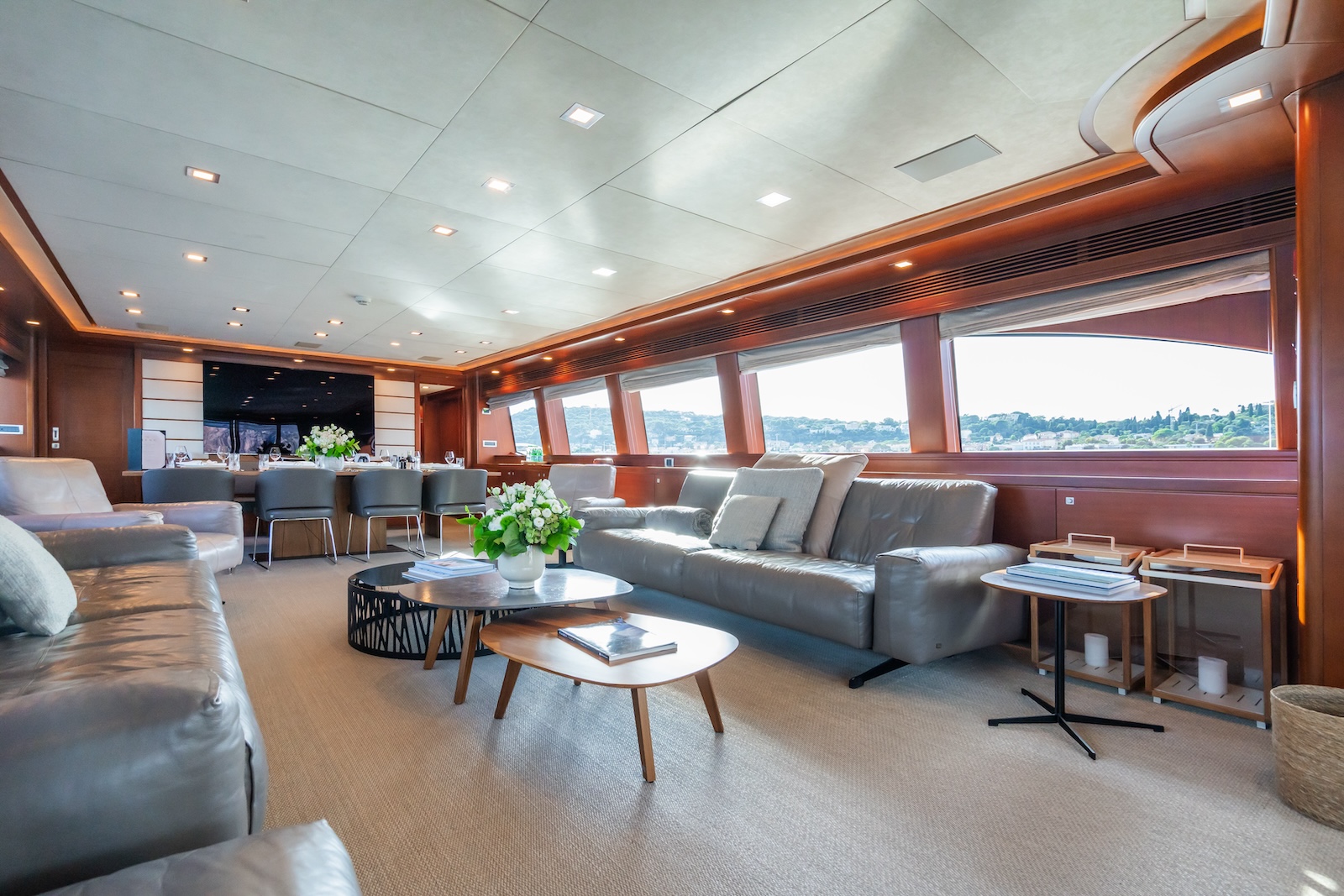 Charter Yacht ROBUSTO - Ferretti Custom Line 112 Next - 5 Cabins - Monaco - Cannes - St Tropez - Nice - Antibes - the French Riviera