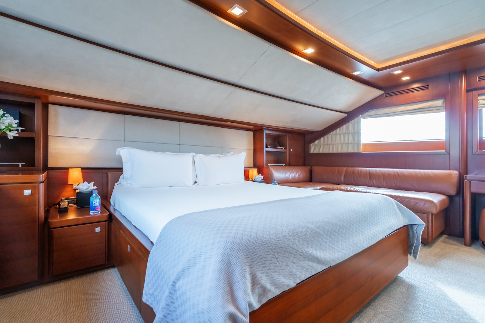 Charter Yacht ROBUSTO - Ferretti Custom Line 112 Next - 5 Cabins - Monaco - Cannes - St Tropez - Nice - Antibes - the French Riviera