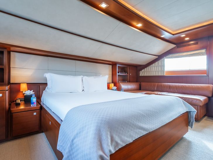 ROBUSTO Ferretti Custom Line 112 Next - master cabin ROBUSTO Ferretti Custom Line 112 Next - master cabin