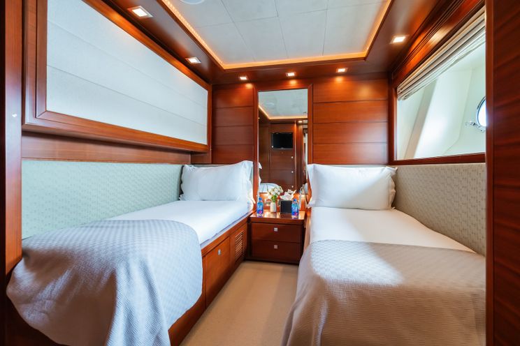 Charter Yacht ROBUSTO - Ferretti Custom Line 112 Next - 5 Cabins - Monaco - Cannes - St Tropez - Nice - Antibes - the French Riviera