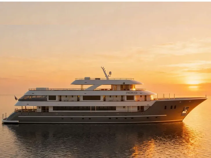 ROKO Custom 49m - profile ROKO Custom 49m - profile