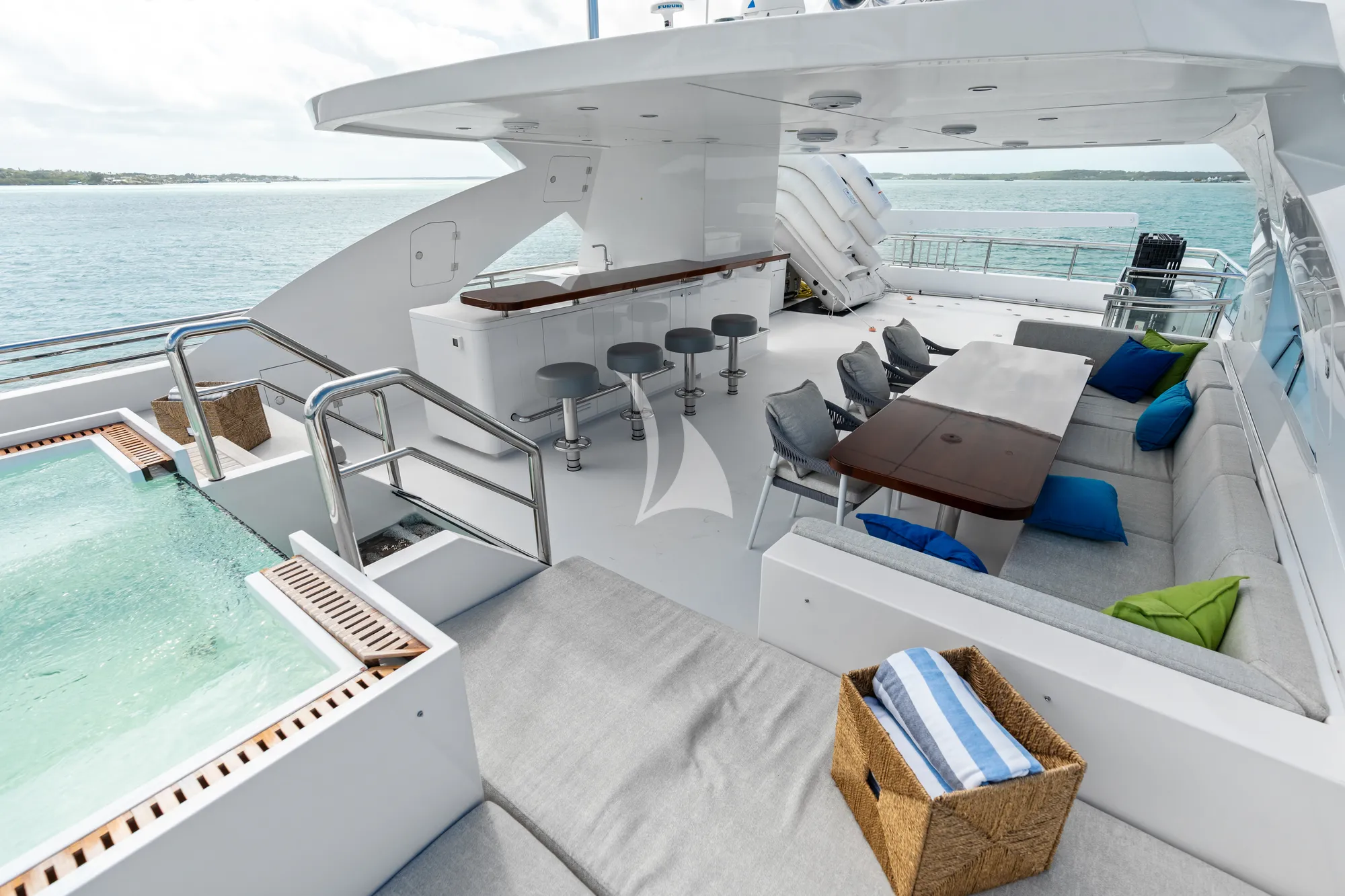 Charter Yacht ROMEO FOXTROT - Hargrave 118 - 5 Cabins - Nassau - Exumas - Bahamas