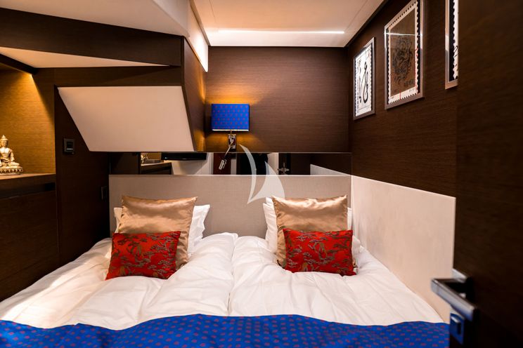 Charter Yacht ROMY ONE - Prestige 680 - 4 Cabins - Antibes - Cannes - Nice - St Tropez - French Riviera - Monaco