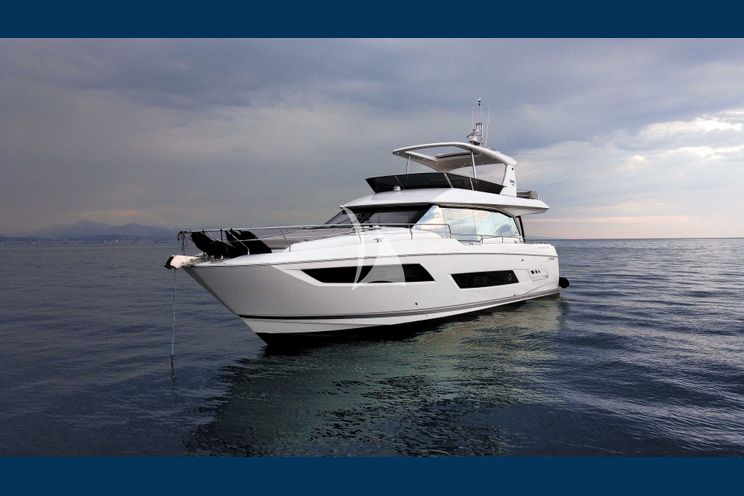 Charter Yacht ROMY ONE - Prestige 680 - 4 Cabins - Antibes - Cannes - Monaco - Nice - St Tropez - French Riviera