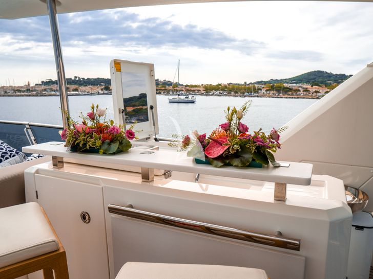 ROMY ONE Prestige 680 - flybridge minibar ROMY ONE Prestige 680 - flybridge minibar