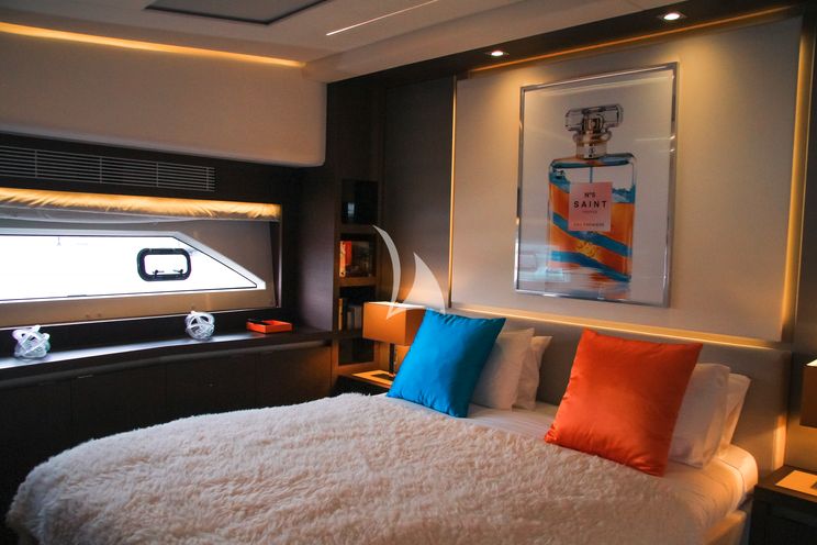 Charter Yacht ROMY ONE - Prestige 680 - 4 Cabins - Antibes - Cannes - Nice - St Tropez - French Riviera - Monaco