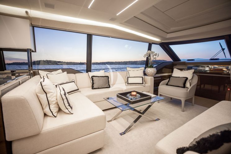 Charter Yacht ROMY ONE - Prestige 680 - 4 Cabins - Antibes - Cannes - Nice - St Tropez - French Riviera - Monaco