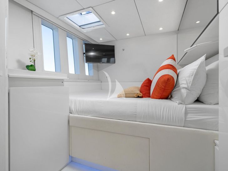 ROYAL RITA Sunreef 78 Power VIP cabin 2