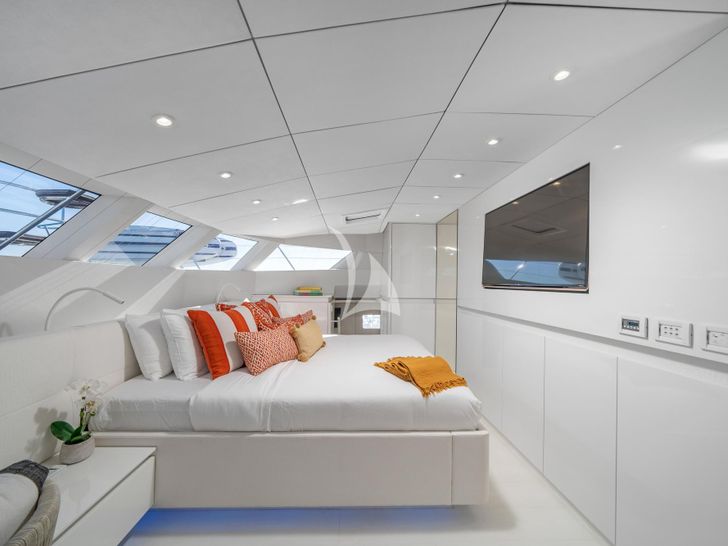 ROYAL RITA Sunreef 78 Power master cabin