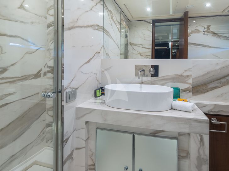 Riva Athena 115 BEYOND Yacht Double Ensuite Riva Athena 115 BEYOND Yacht Double Ensuite