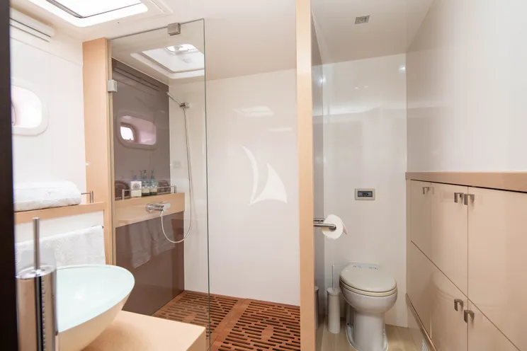 Charter Yacht S/Y FENG - Sunreef 70 - 4 Cabins - Sydney - Whitsunday Islands - Great Barrier Reef - Australia