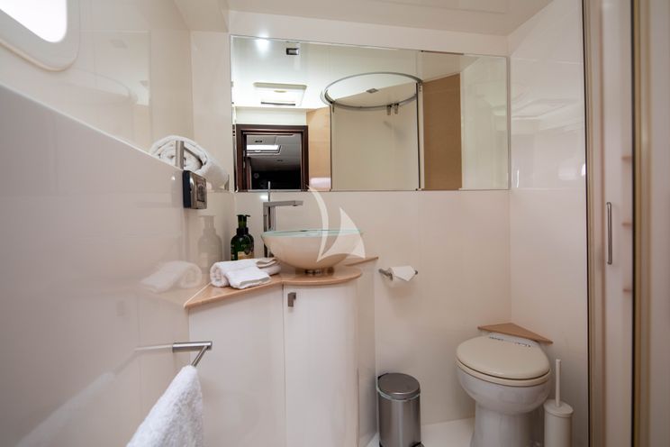 Charter Yacht S/Y FENG - Sunreef 70 - 4 Cabins - Sydney - Whitsunday Islands - Great Barrier Reef - Australia