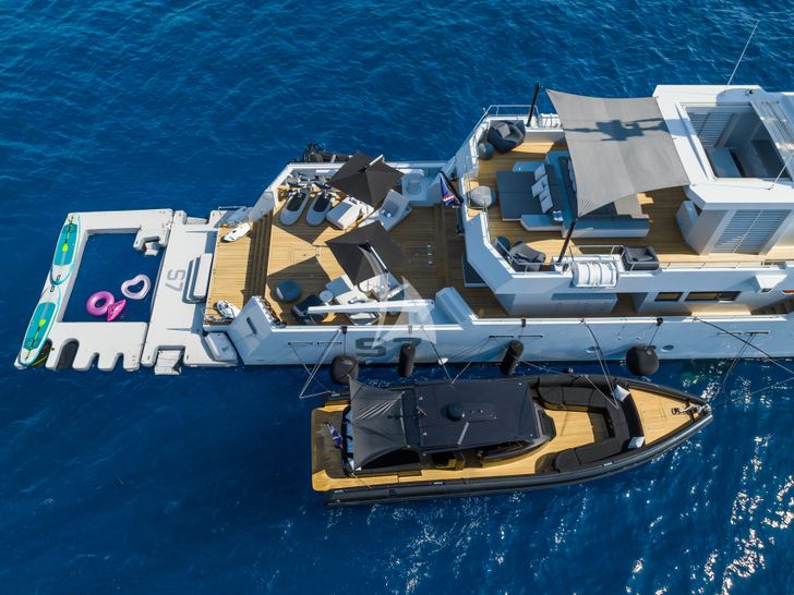 S7 Tansu Mothership Series - aft shot S7 Tansu Mothership Series - aft shot