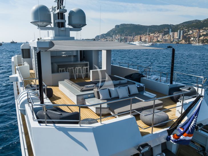 S7 Tansu Mothership Series - flybridge aft S7 Tansu Mothership Series - flybridge aft