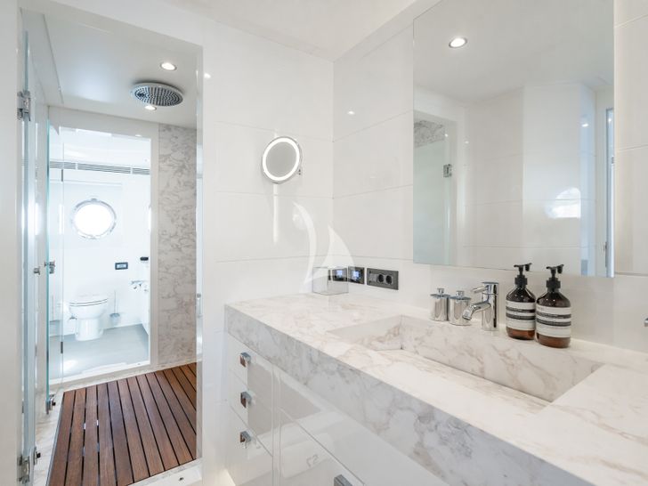 S7 Tansu Mothership Series - master cabin bathroom S7 Tansu Mothership Series - master cabin bathroom