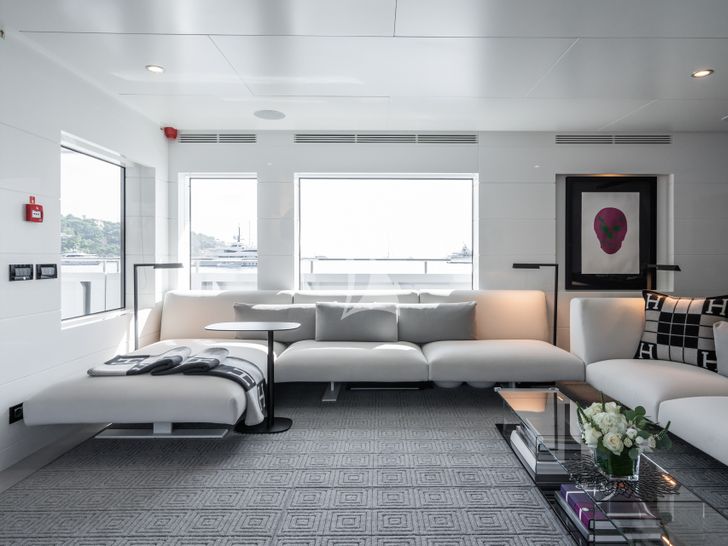 S7 Tansu Mothership Series - main saloon seating S7 Tansu Mothership Series - main saloon seating