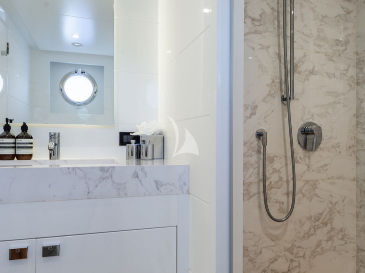 S7 Tansu Mothership Series - twin cabin 1 bathroom S7 Tansu Mothership Series - twin cabin 1 bathroom