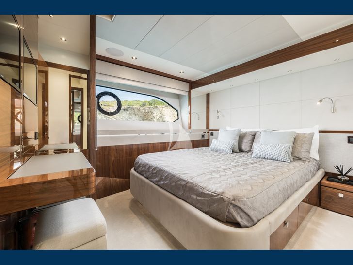 SAAHSA Sunseeker 76 Yacht VIP cabin 1