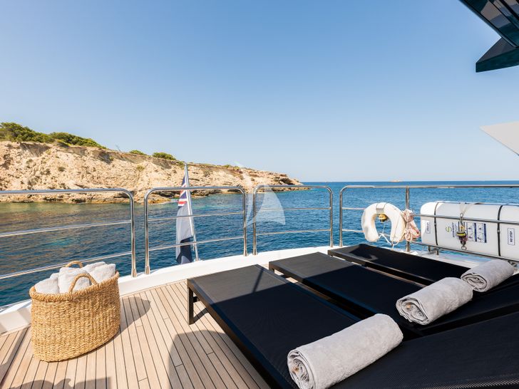 SAAHSA Sunseeker 76 - flybridge sun beds SAAHSA Sunseeker 76 - flybridge sun beds