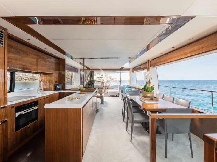 SAAHSA Sunseeker 76 - galley and dining area SAAHSA Sunseeker 76 - galley and dining area