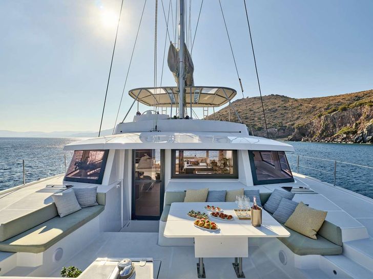 SAHANA Bali 5 4 Bow Deck SAHANA Bali 5 4 Bow Deck