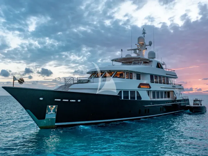 SHADOWL Burger 43m - anchored under the sunset SHADOWL Burger 43m - anchored under the sunset