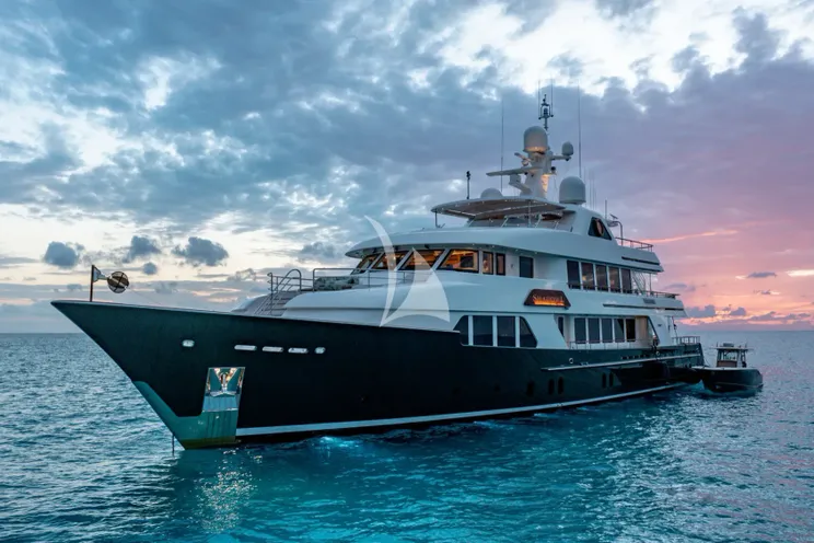 Charter Yacht SHADOWL - Burger 43m - 5 Cabins - Nassau - Exumas - Bahamas
