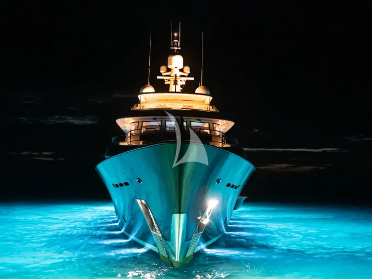 SHADOWL Burger 43m - bow view SHADOWL Burger 43m - bow view