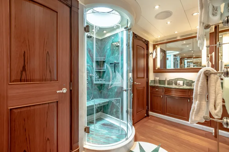 Charter Yacht SHADOWL - Burger 43m - 5 Cabins - Nassau - Exumas - Bahamas