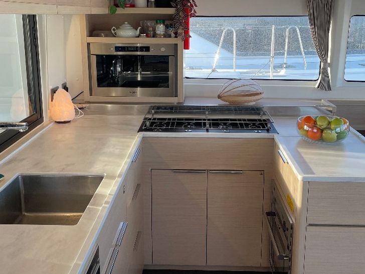 SAIL AWAY Lagoon 46 - galley SAIL AWAY Lagoon 46 - galley