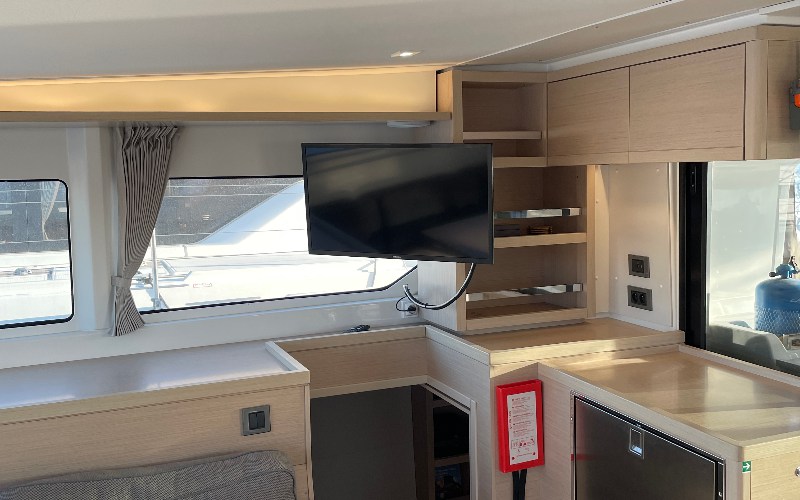 Charter Yacht SAIL AWAY - Lagoon 46 - 3 Cabins - St Raphael - Cannes - St Tropez - Monaco - French Riviera