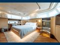 SAL Sanlorenzo SD90 master cabin bed