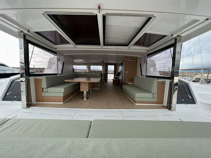 SALERNO Bali 5.4 - saloon and aft deck seamless access SALERNO Bali 5.4 - saloon and aft deck seamless access