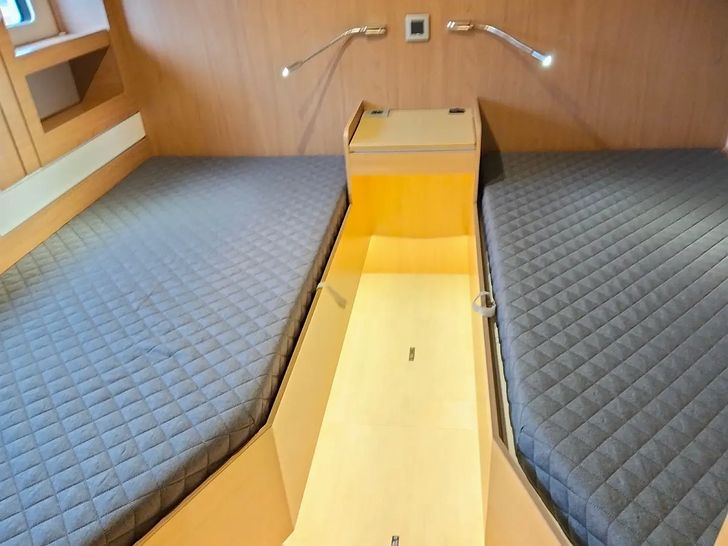 SALERNO Bali 5.4 - twin cabin SALERNO Bali 5.4 - twin cabin